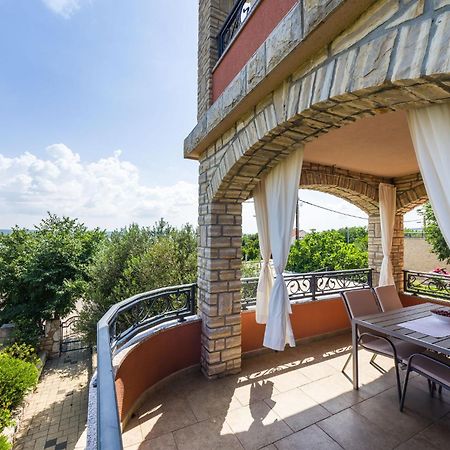Apartments Orkula Maslenica Exterior photo