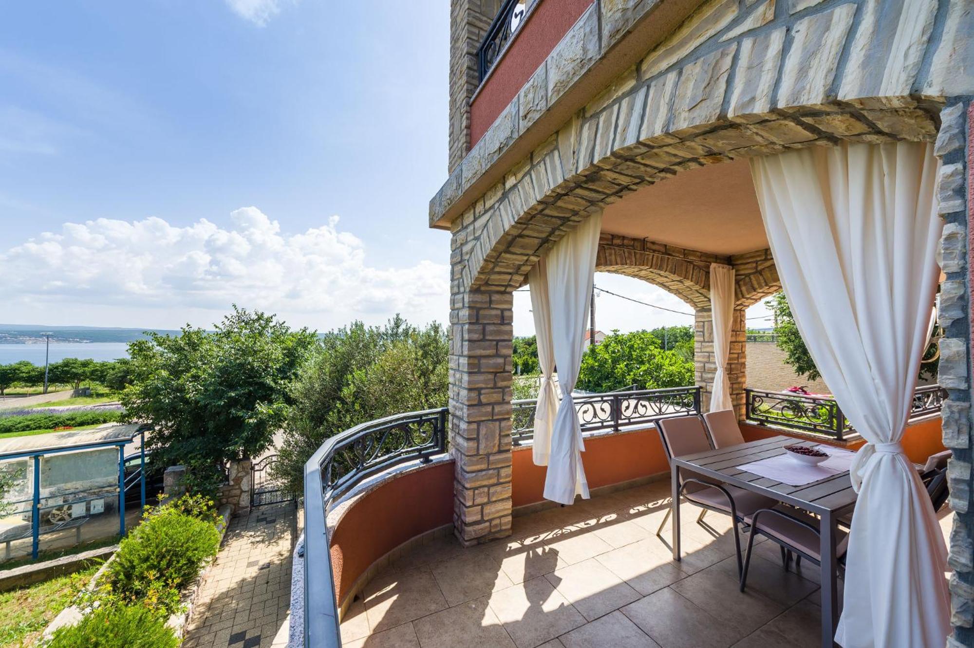 Apartments Orkula Maslenica Exterior photo
