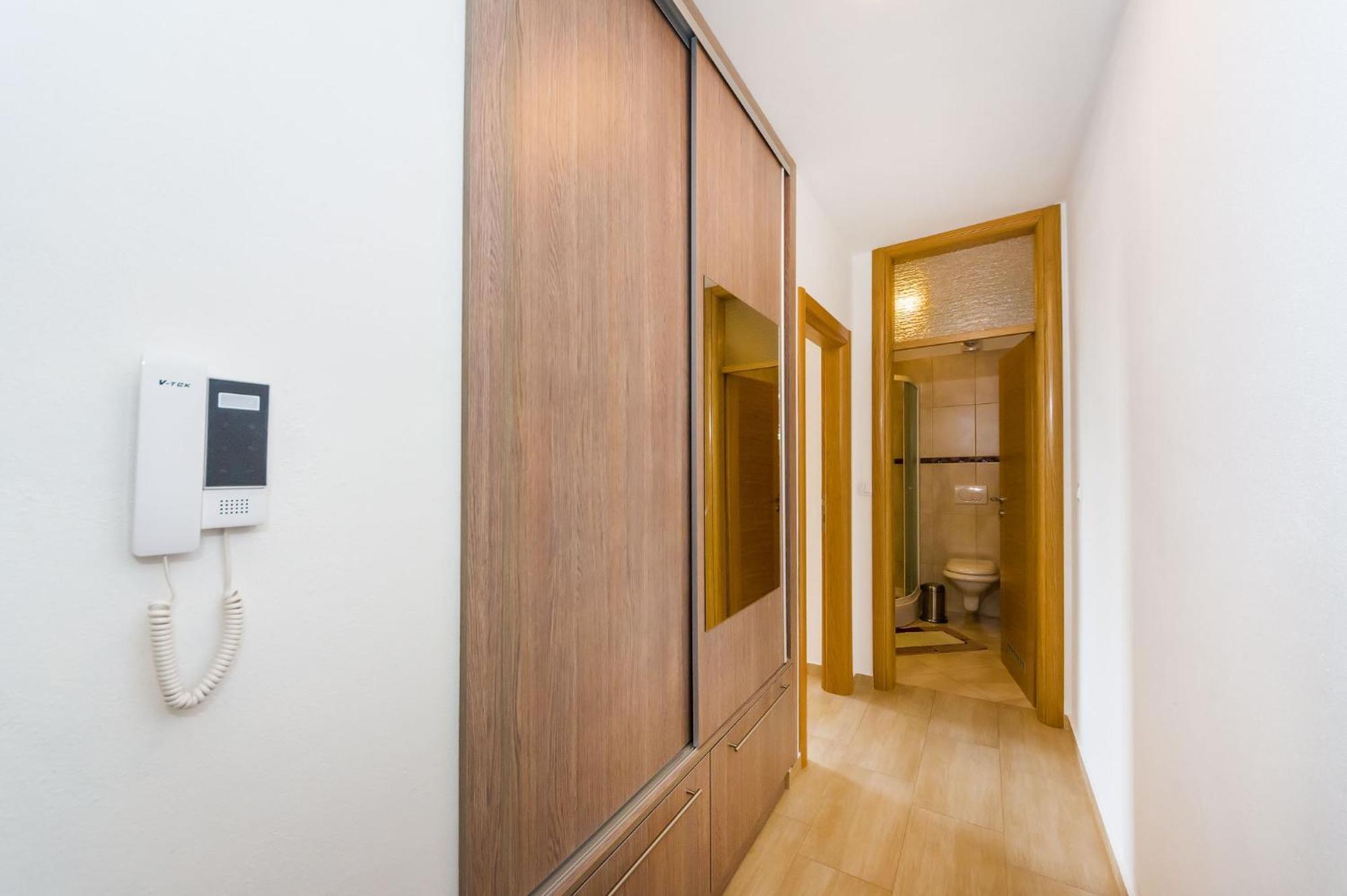 Apartments Orkula Maslenica Exterior photo